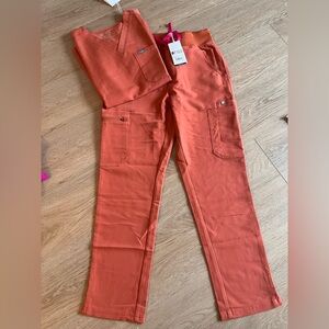 FIGS Terracotta Scrub Set